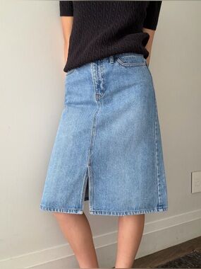 vintage Gap light wash denim midi skirt - size 4